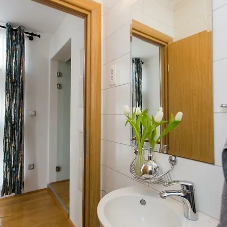 Take A Break Apartment Split